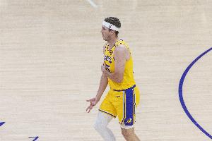 雷迪克：文森特若缺席必须解决控球问题 全靠里夫斯后者压力太大