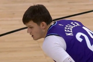 真有谱啊！基昂特-乔治突破外传 凯斯勒接球调整三分自信命中！