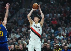 斯普利特：杨瀚森夏天训练更自如一些 但正式比赛的强度完全不同