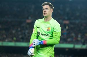 每体：特狮重返训练场进行轻度训练，还需至少1个月才能康复