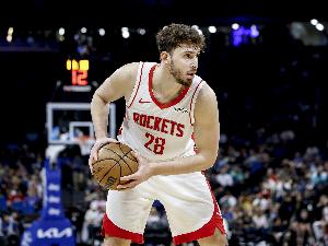 稳中求胜！申京8中6砍下18分8板9助2断2帽 正负值+24冠绝全场！