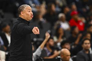 3胜3负！船记：球队开季赛程轻松几乎全员健康 但表现欠佳