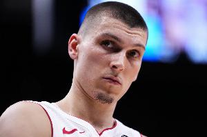 斯波：希罗目前恢复得不错 他回归后肯定能无缝融入阵容