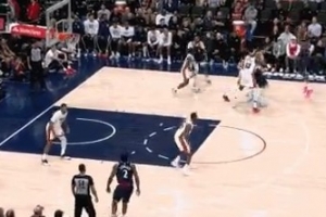 吹响反击号角！哈登外线开炮连中三分 率队迅速迫近比分