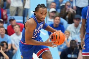 优秀&扎实的状元候选~彼得森两战场均21.5分1.5断1.5帽 命中率60%