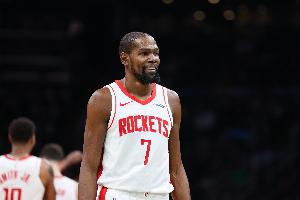 打某些球员自己会更兴奋？KD：不 我喜欢在NBA打球无论对手是谁