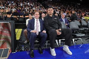 3胜7负西部倒二！Stein：不断上升的负面情绪正困扰独行侠管理层