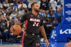 哈克斯：我欣赏鲍威尔的球风 作为队内的老将 他让每个人都更轻松