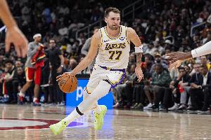 没怎么出汗呀~东契奇28中14&三分15中5轻松砍下38+6+7