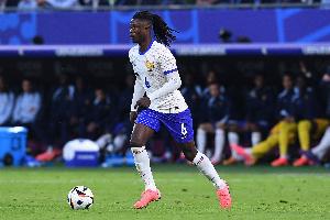 记者：卡马文加无缘法国今晚比赛，赛后将确定他是否提前回马德里