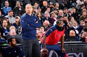 登哥靠你了！卢：现在我们有很多能吃饼但不能炒菜的人