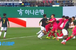 韩国对阵玻利维亚，韩国队险些冲顶破门！比分目前仍是0-0平