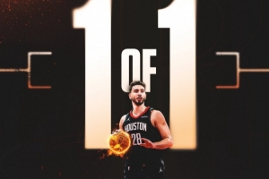 火箭官方：申京昨日砍至少25分10板9助3断3帽&进4+三分 历史首人