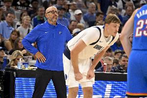 苏群：炒掉Nico后小牛短暂反弹 相信阵中已无人对本赛季抱有希望