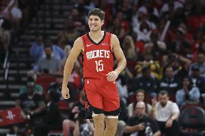 乌度卡：谢泼德把握住了上场机会 我们希望他能继续保持自信！