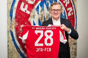 伊藤洋辉2350万欧！拜仁官方：拜仁慕尼黑与日足协扩大合作关系