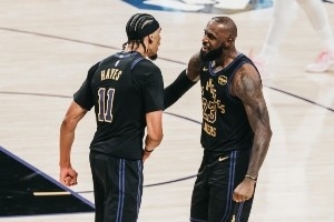 生涯第23个赛季！老詹晒出多张首秀照片：队友&前队友还有新球鞋