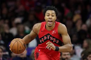 行云流水！猛龙连续传导 珀尔特尔助攻巴恩斯暴扣打停76人