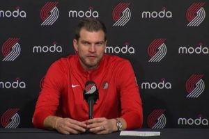 斯普利特：对手连中锋都能投三分 用小阵容无限换防又会丢篮板