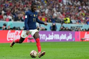 法国队医批巴黎队医：他又不是上帝，巴黎对待登贝莱和杜埃双标