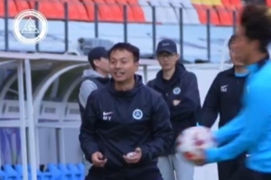 主场相见，联赛收官 深圳新鹏城在肇庆新区体育中心完成官训