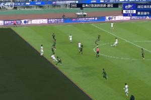 海牛1-1浙江！韦林顿单刀破门，边裁认定越位，但VAR改判不越位