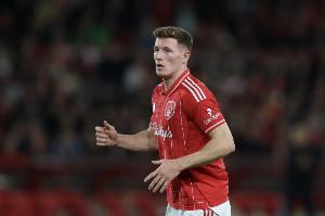 太阳报：曼联将补强中场，关注安德森、沃顿、巴莱巴