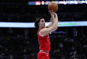 全能战士！吉迪12中5砍下18+12+11 赛季第四次达成三双