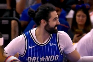 这配合+扣篮似曾相识呢？布莱克借掩护突破助飞比塔泽双手炸扣！