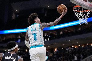 黄蜂背靠背客战老鹰 拉梅洛·鲍尔&布兰登·米勒因伤病管理缺阵